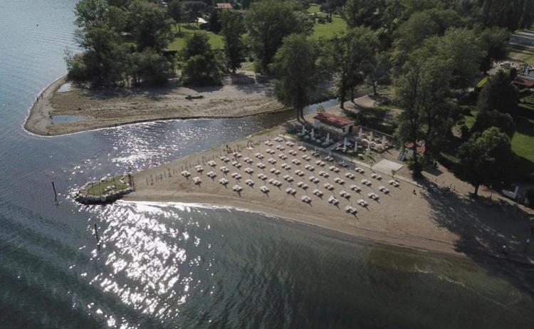 Appartamento Al Lago 莱萨 外观 照片